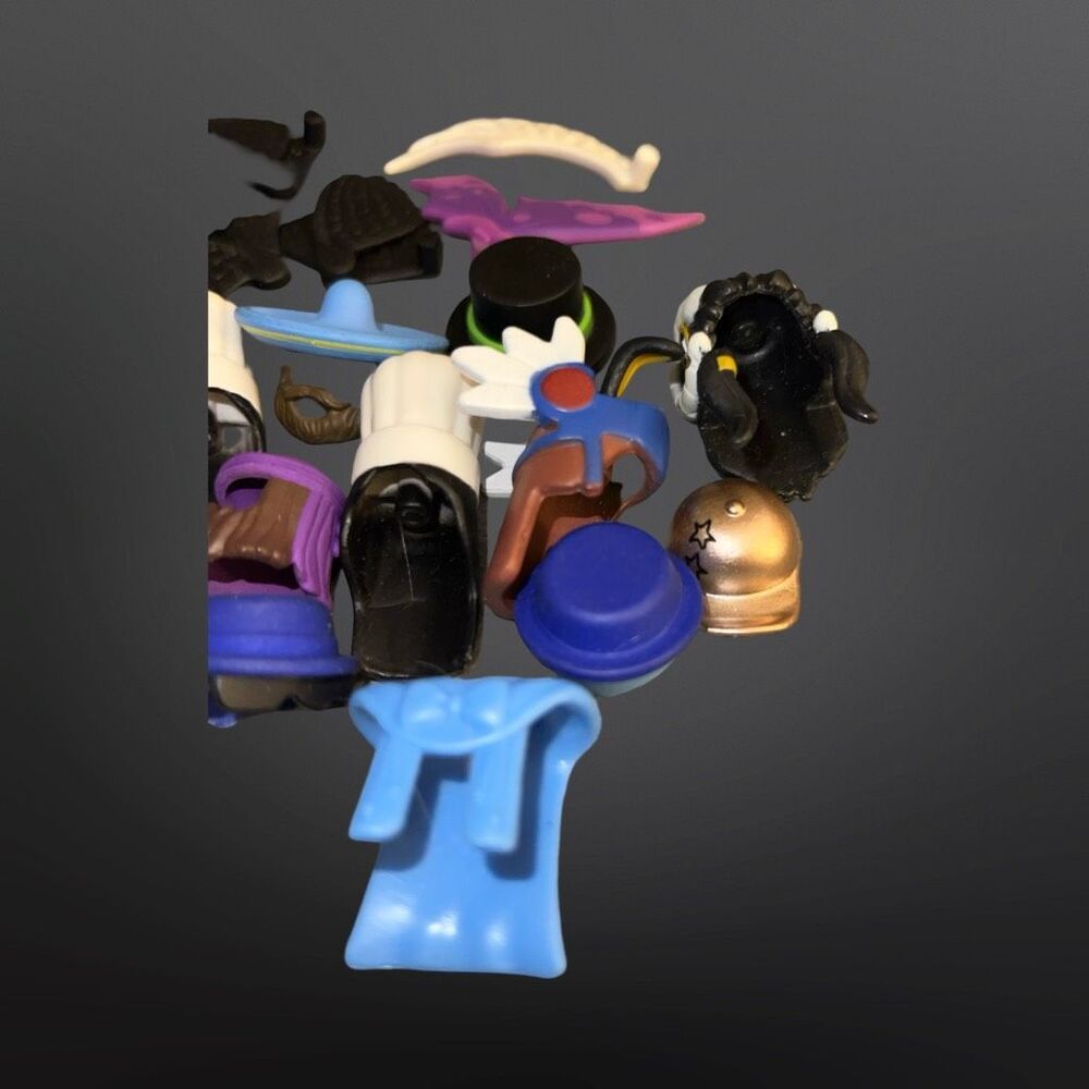 138 Pc Roblox Lot with Accessories, Weapons, Bodies, Hair, Hats Extras B18 - Picture 5 of 9